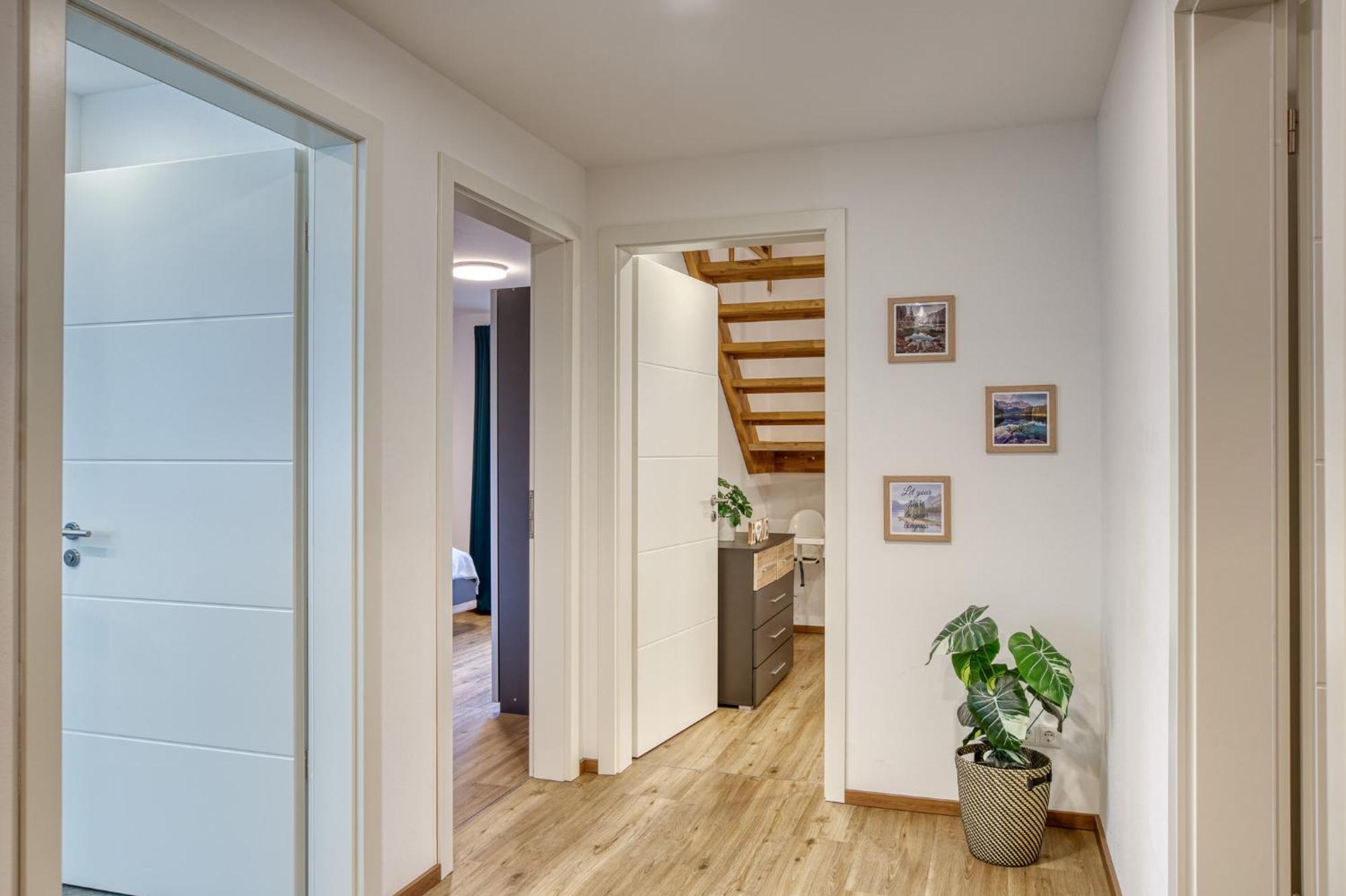 Apartment Backstage *